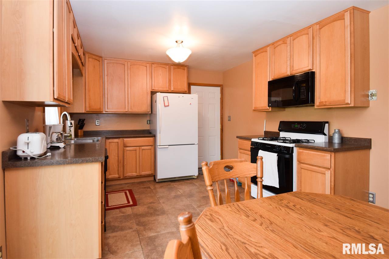 28338 North Bitner Road Glasford, IL 61533 - Photo 9 of 27