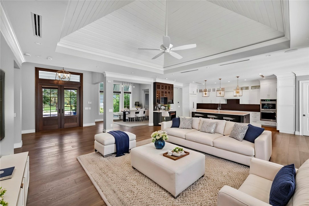 544 Live Oak Road Vero Beach, FL 32963 - Photo 4 of 33