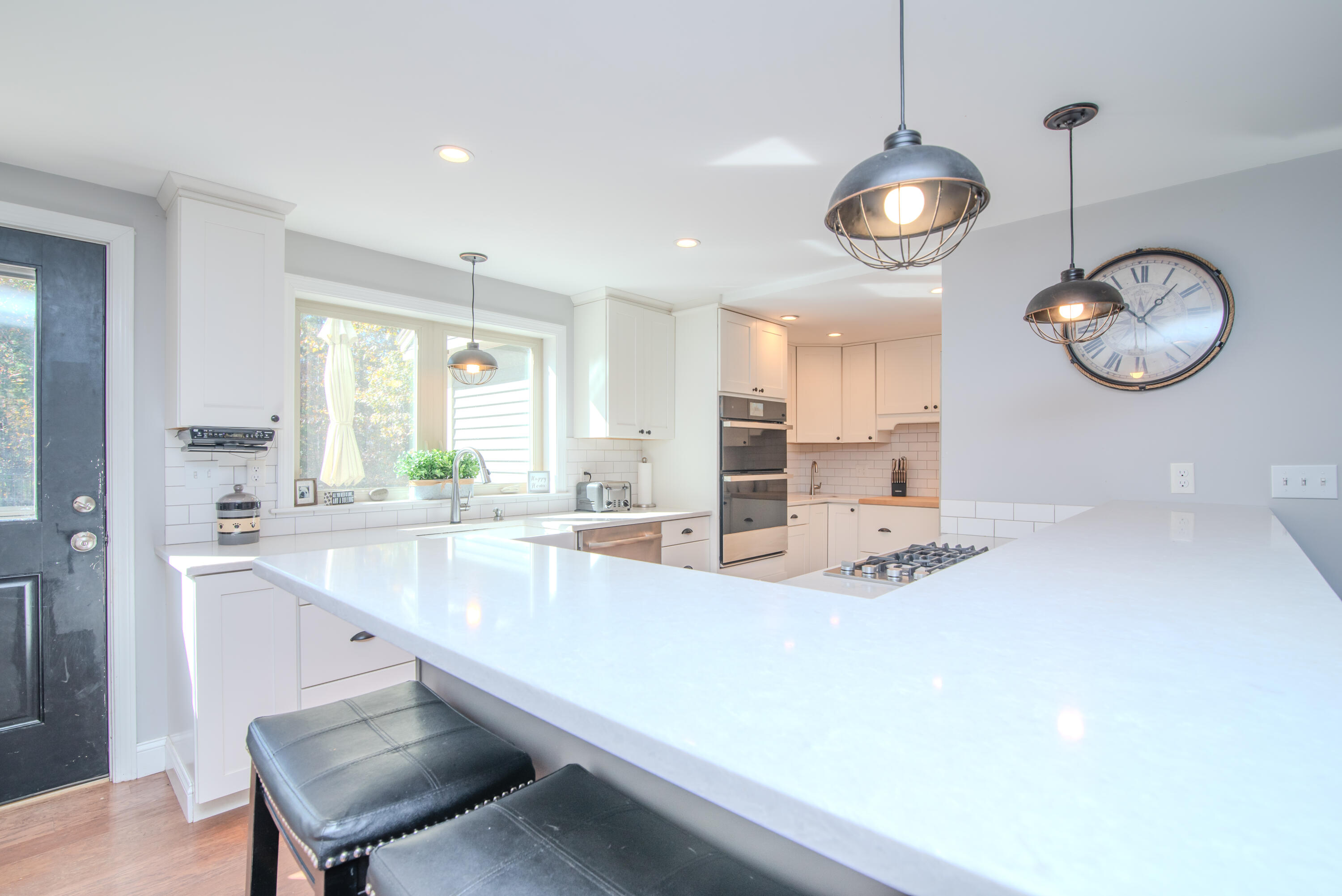 28 Middle Road Kennebunk, ME 04043 - Photo 16 of 39 Eat in Kitchen