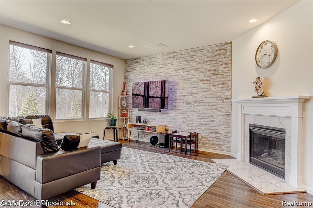 43646 Prospect Lane Novi, MI 48375 - Photo 8 of 39
