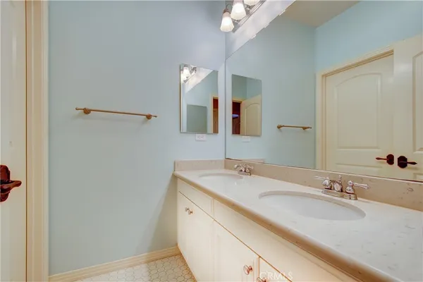 $5,400 | 31 Twin Gables, Irvine, CA 92620