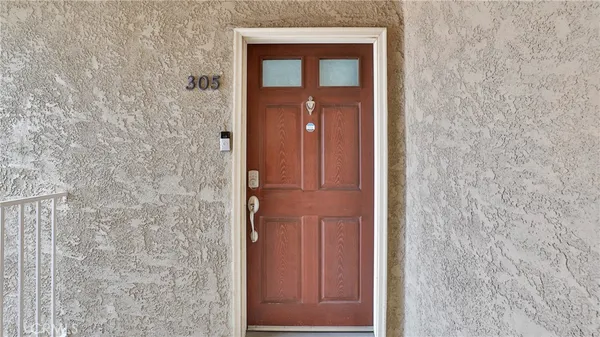 $2,100 | 2320 Del Mar Way, Unit 305, Corona, CA 92882