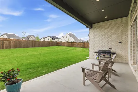 $625,000 | 192 Shoreview Drive, Rhome, TX 76078