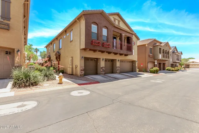 $355,000 | 2250 East Deer Valley Drive, Unit 26, Phoenix, AZ 85024