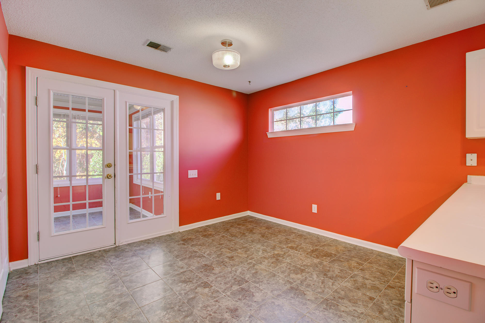 3184 Queensgate Way Mount Pleasant, SC 29466 - Photo 13 of 30 16
