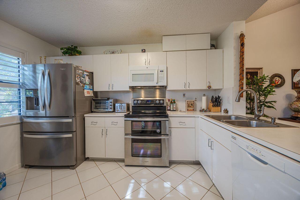 6674 Montego Bay Boulevard, Unit D Boca Raton, FL 33433 - Photo 12 of 17 BP
