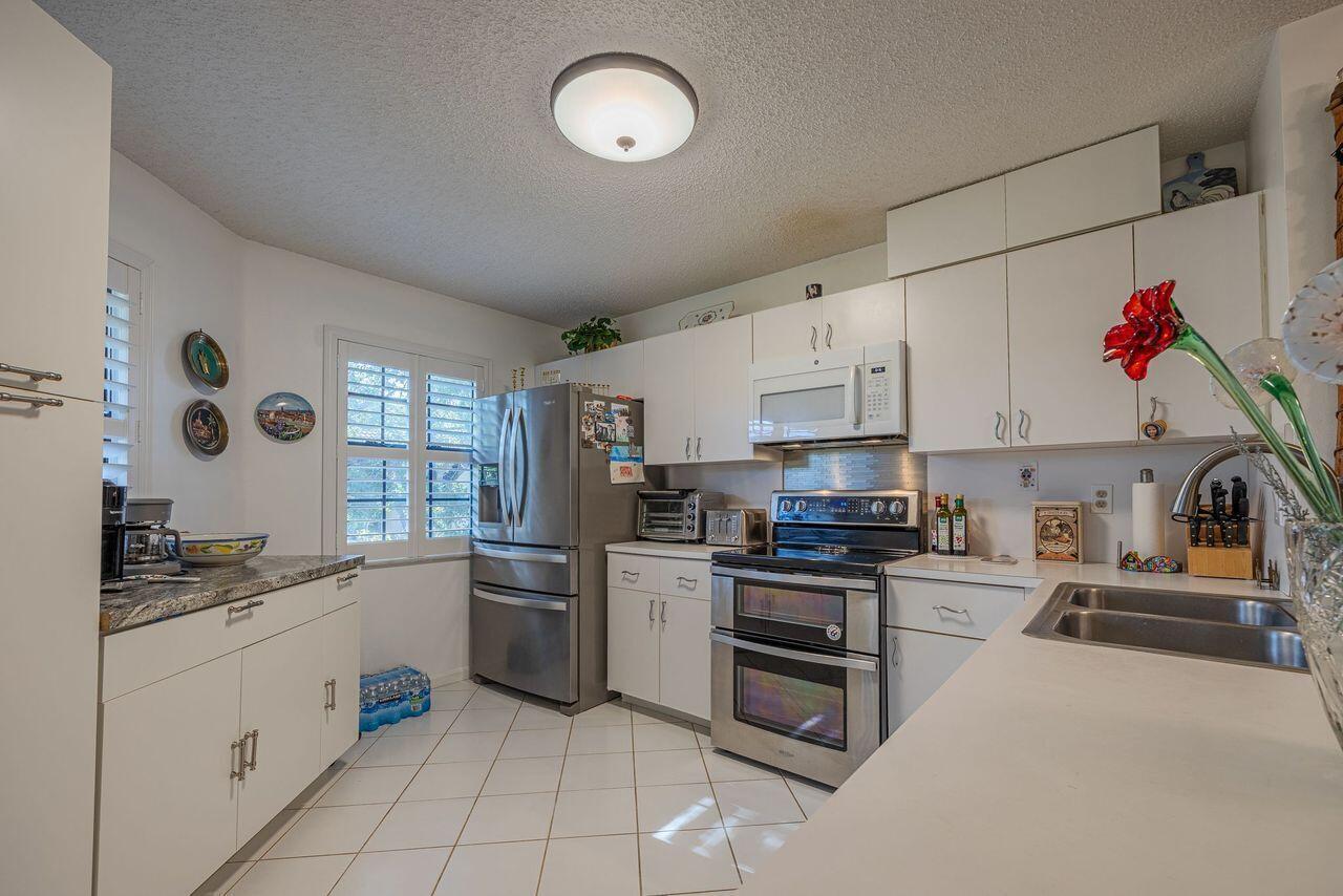 6674 Montego Bay Boulevard, Unit D Boca Raton, FL 33433 - Photo 13 of 17 BP