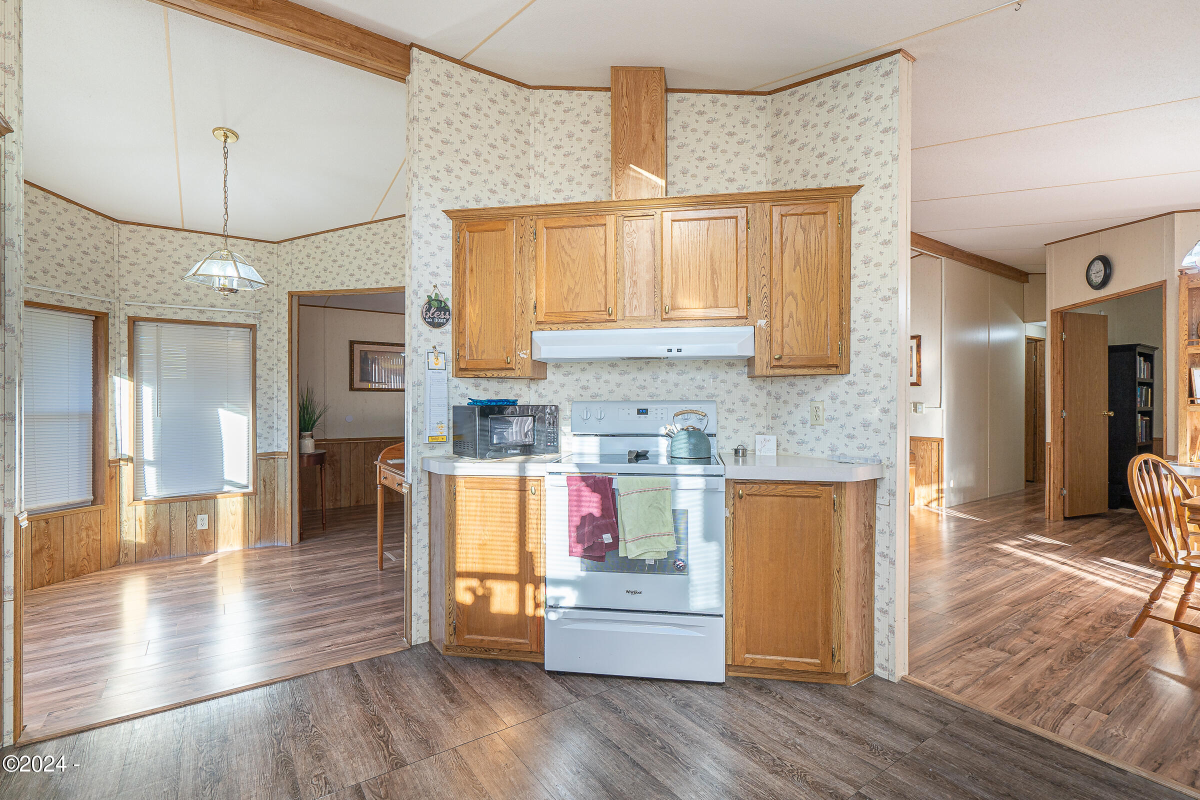 868 Southeast Hankel Street Dallas, OR 97338 - Photo 22 of 35 hankel-backlightmarketing-23