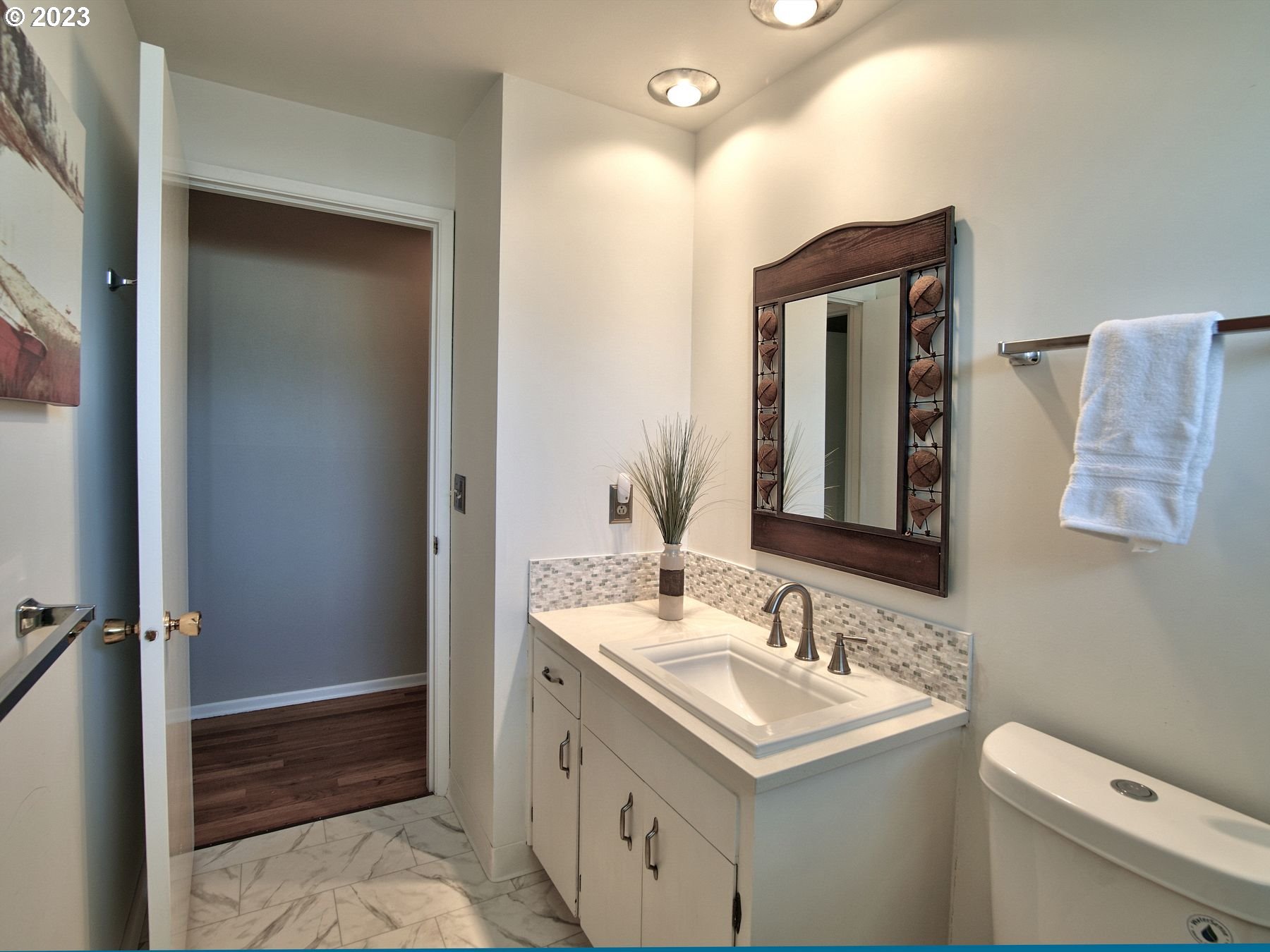 8905 Southwest Homewood Street Portland, OR 97225 - Photo 17 of 43 Gallery Image 17