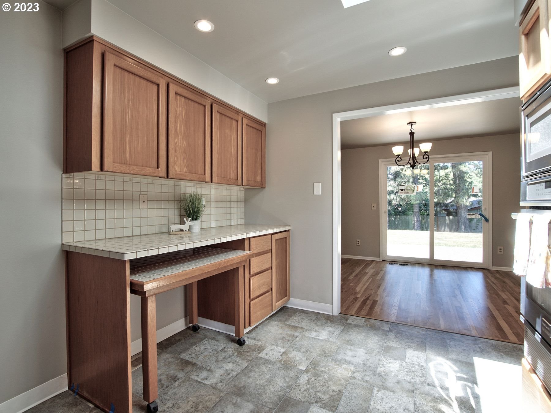 8905 Southwest Homewood Street Portland, OR 97225 - Photo 6 of 43 Gallery Image 6