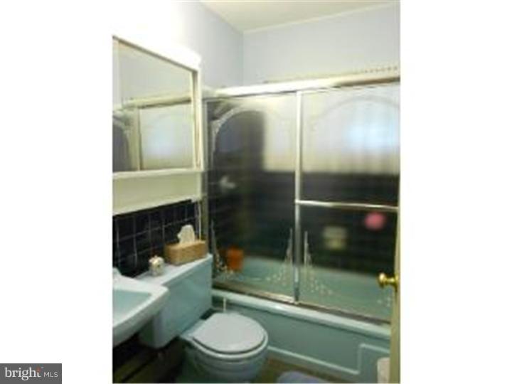 9 Cloister Road Levittown, PA 19057 - Photo 14 of 25 Bathroom