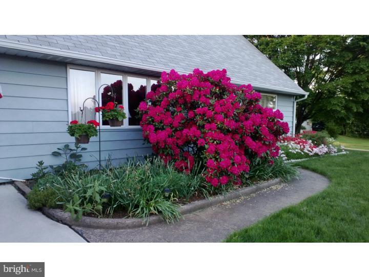 9 Cloister Road Levittown, PA 19057 - Photo 3 of 25 Gallery Image 3