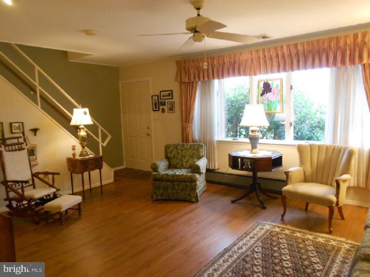 9 Cloister Road Levittown, PA 19057 - Photo 7 of 25 Living Room
