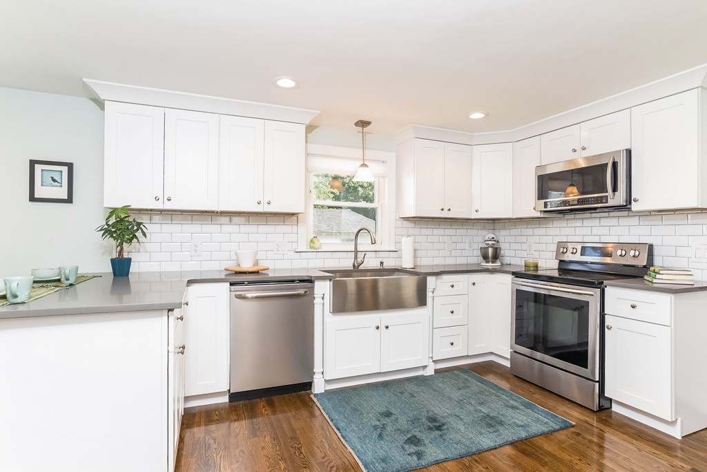 39 Great Road Maynard, MA 01754 - Photo 4 of 26