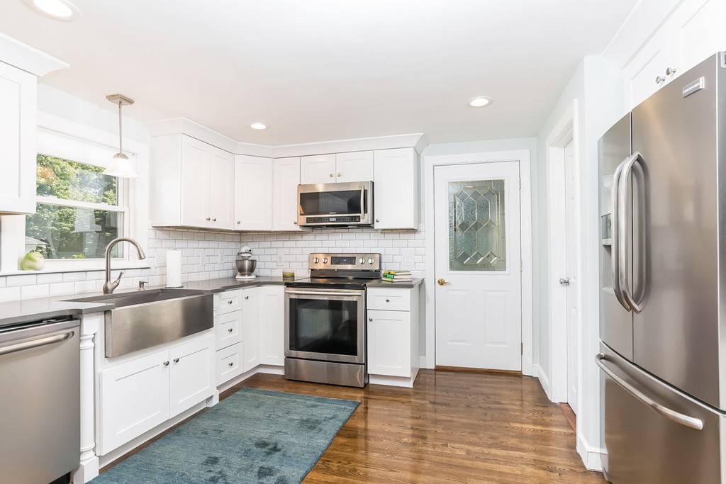 39 Great Road Maynard, MA 01754 - Photo 5 of 26