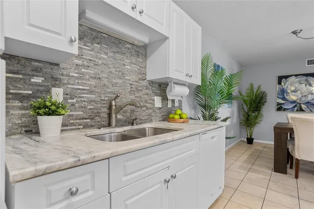 $159,900 | 145 North Pearl Lake Causeway, Unit 106, Altamonte Springs, FL 32714