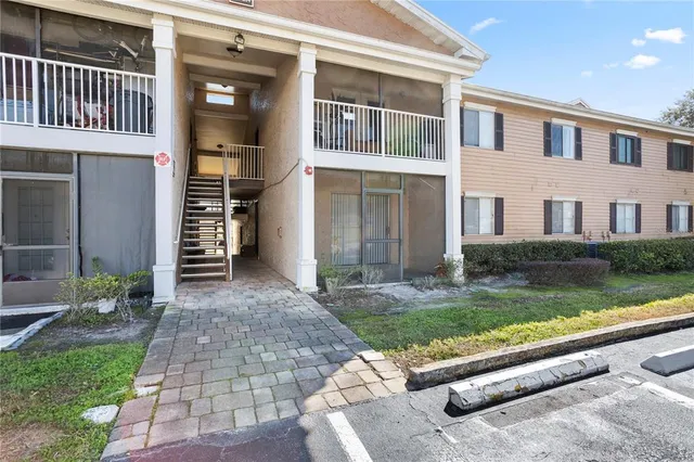 $159,900 | 145 North Pearl Lake Causeway, Unit 106, Altamonte Springs, FL 32714