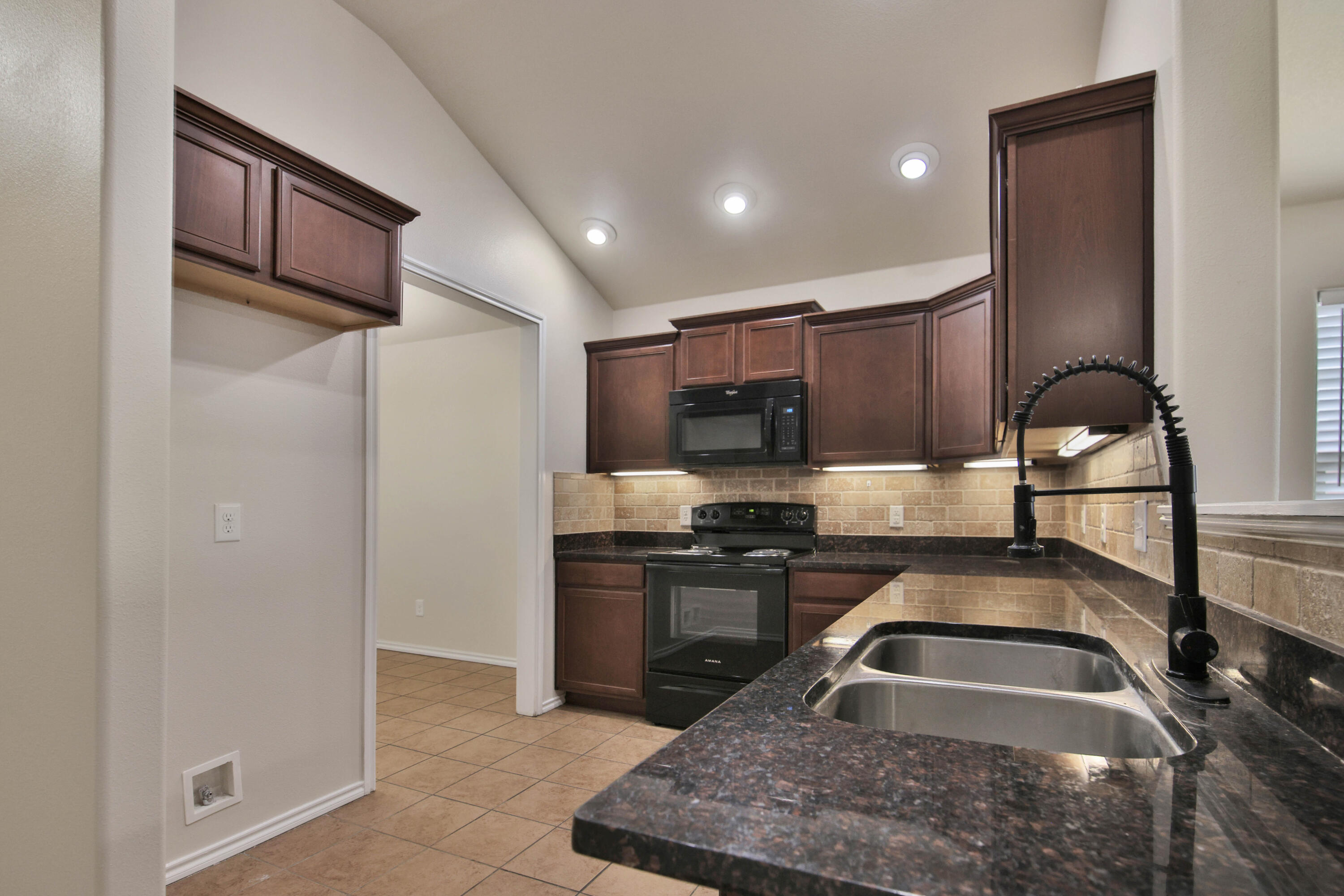 6923 96th Street Lubbock, TX 79424 - Photo 11 of 38 IMG_9496