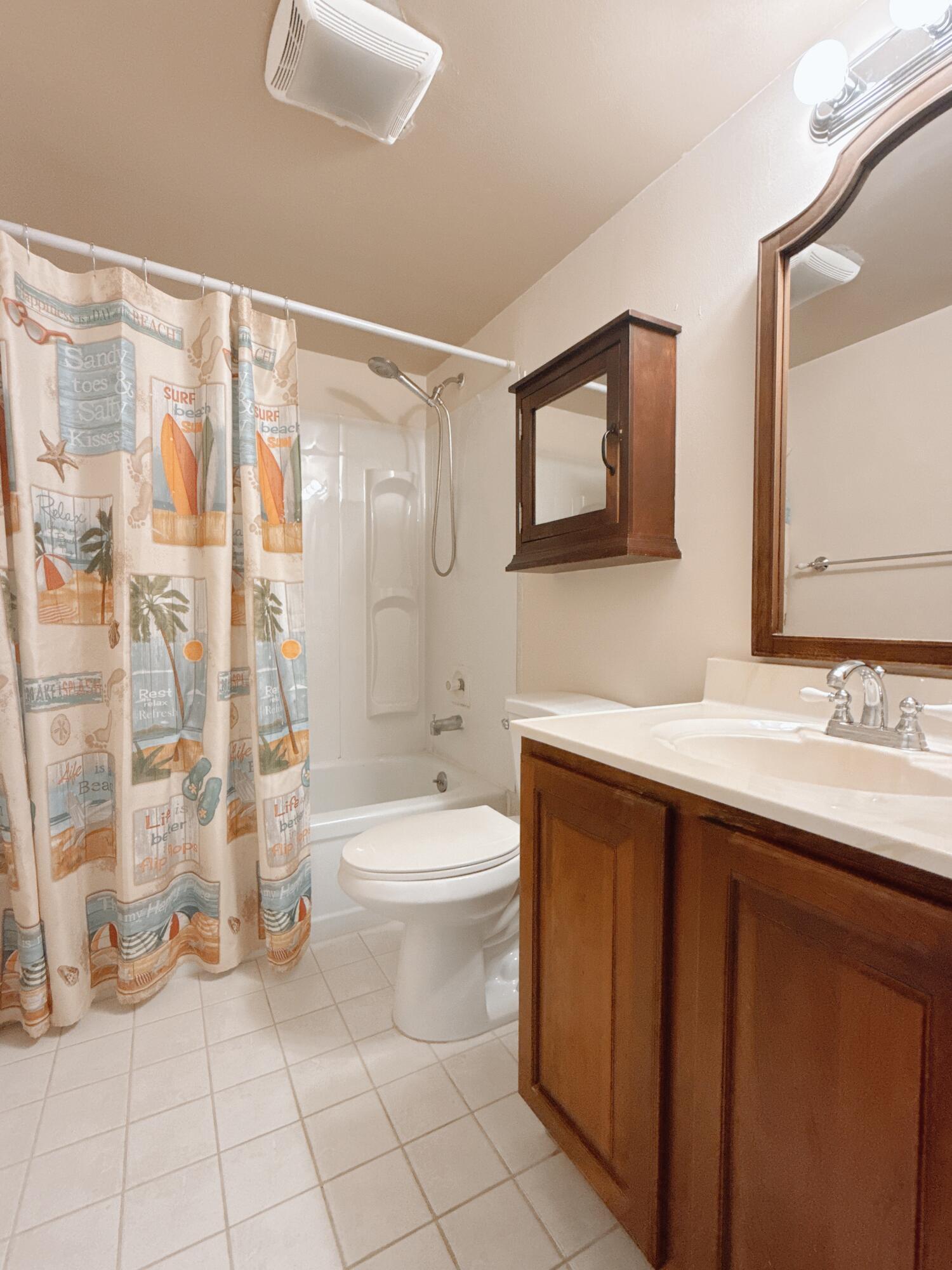 872 Southwest 9th St Circle, Unit 201 Boca Raton, FL 33486 - Photo 11 of 14 Primary bathroom