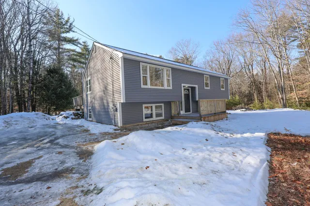 $469,900 | 313 Bumfagon Road, Loudon, NH 03307