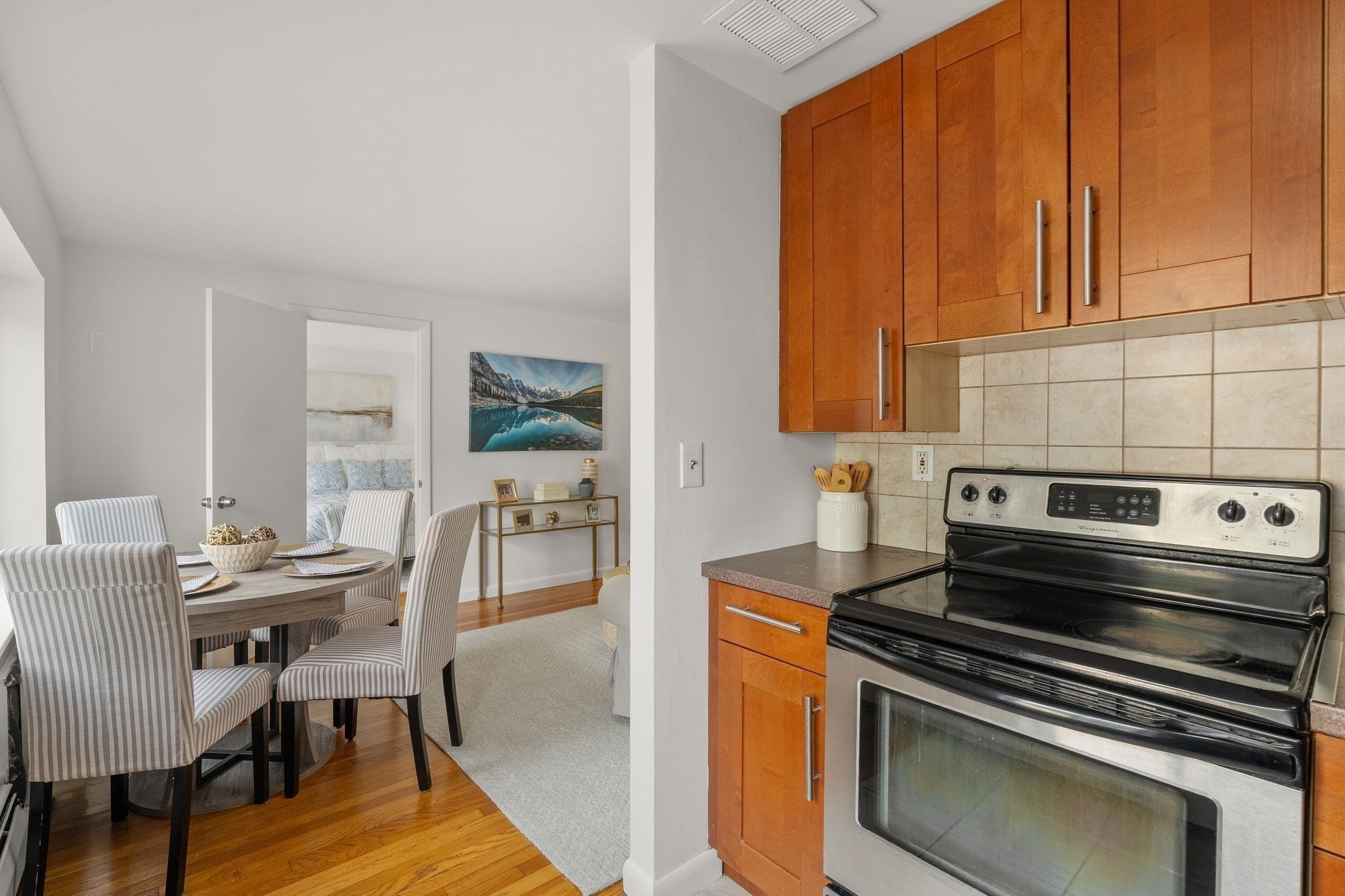 133 Beaconsfield Road, Unit 23 Brookline, MA 02445 - Photo 6 of 18 Gallery Image 6