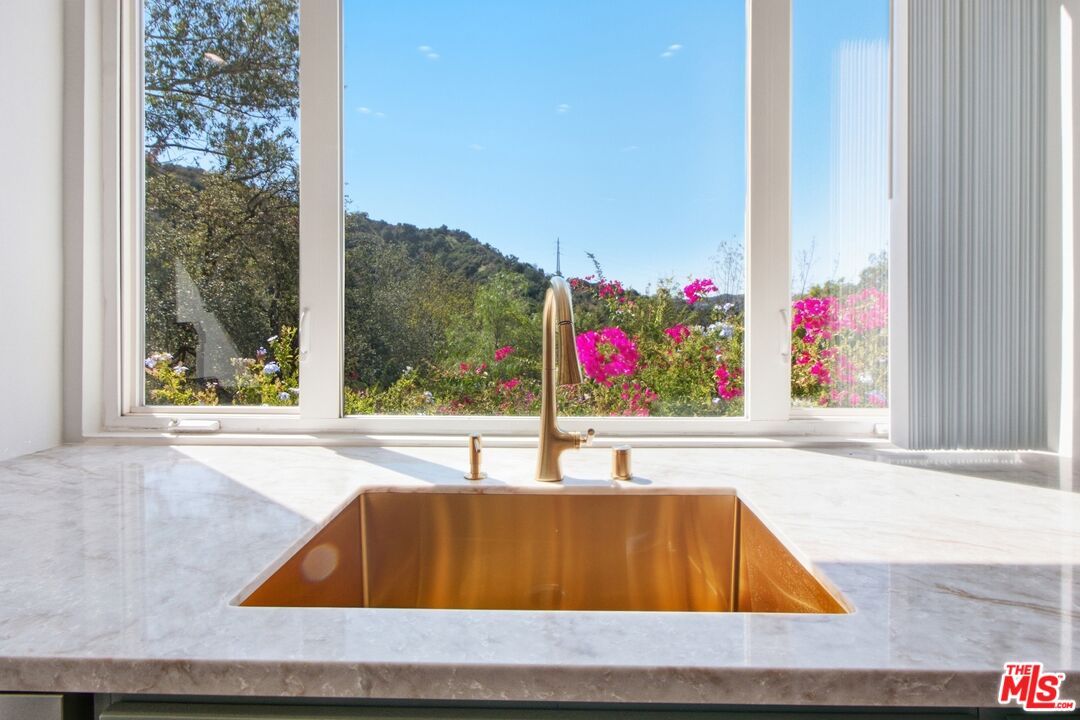 1907 Alpha Road Glendale, CA 91208 - Photo 19 of 47 Gallery Image 19