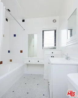 $1,399,000 | 1242 South Hudson Avenue, Los Angeles, CA 90019