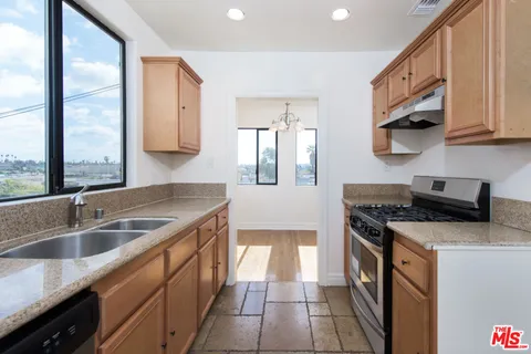 $1,399,000 | 1242 South Hudson Avenue, Los Angeles, CA 90019