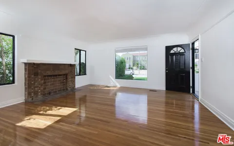$1,399,000 | 1242 South Hudson Avenue, Los Angeles, CA 90019
