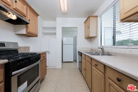$1,399,000 | 1242 South Hudson Avenue, Los Angeles, CA 90019