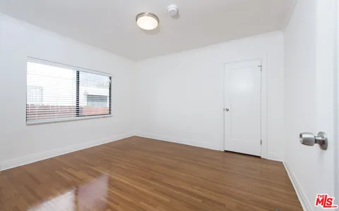 $1,399,000 | 1242 South Hudson Avenue, Los Angeles, CA 90019