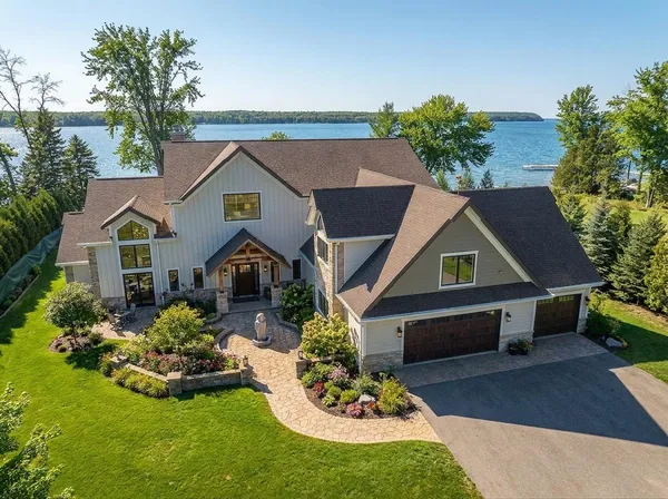 $2,900,000 | 3765 Bay Shore Drive, Sturgeon Bay, WI 54235