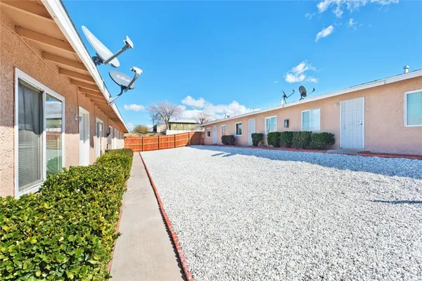 $1,125,000 | 15564 Hesperia Road, Victorville, CA 92395