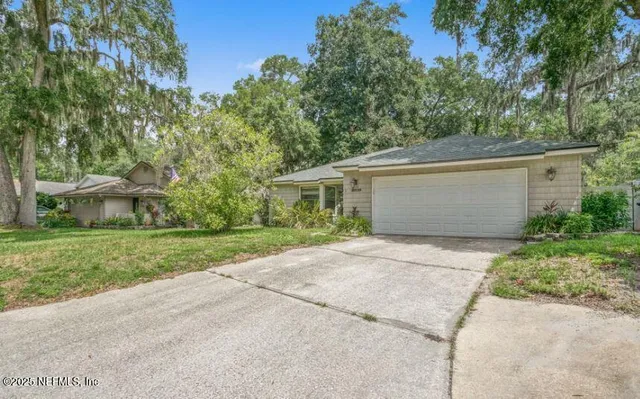 $2,200 | 10259 Classic Oak Road North, Jacksonville, FL 32225