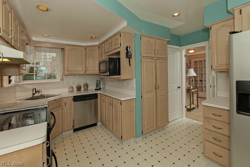 2639 Milton Road Cleveland, OH 44118 - Photo 8 of 16 Gallery Image 8