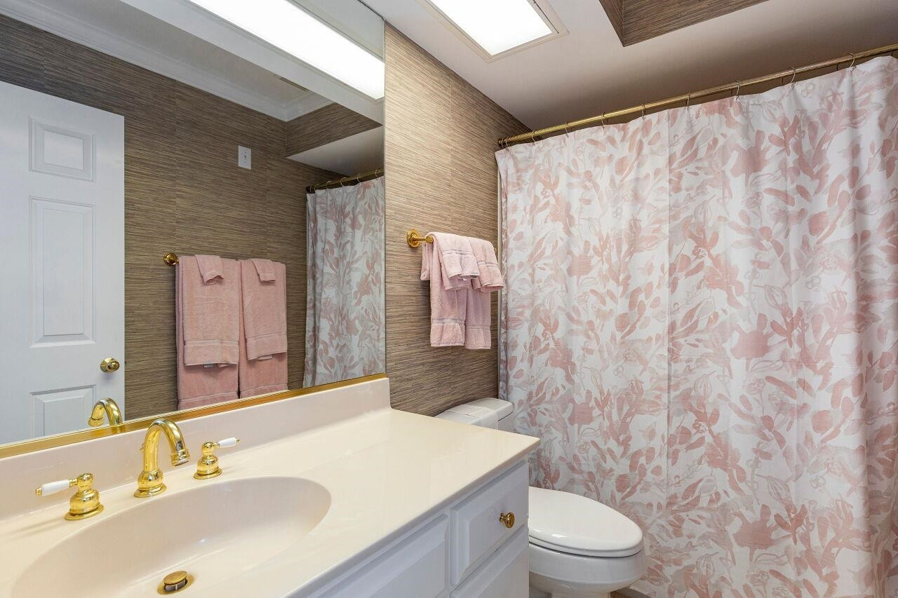 106 Cedar Ridge Way, Unit 106 Durham, NC 27705 - Photo 20 of 30 Guest Bath