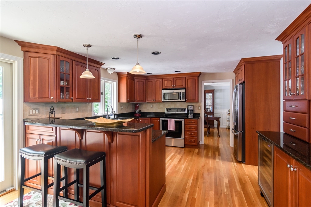 19 Nathan Road Mansfield, MA 02048 - Photo 10 of 38