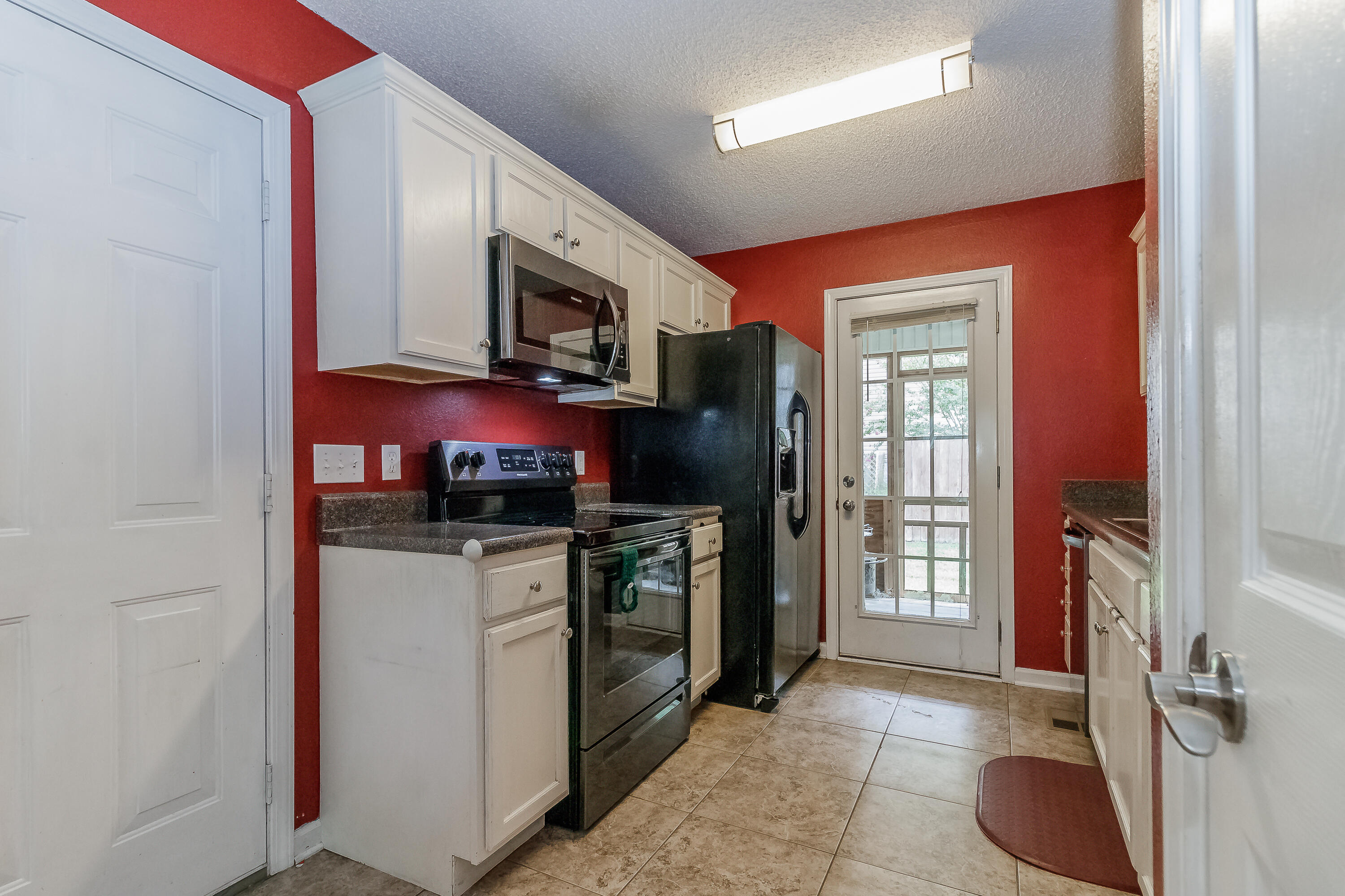 70 Clyde Byrd Road LaFayette, GA 30728 - Photo 9 of 35 Kitchen