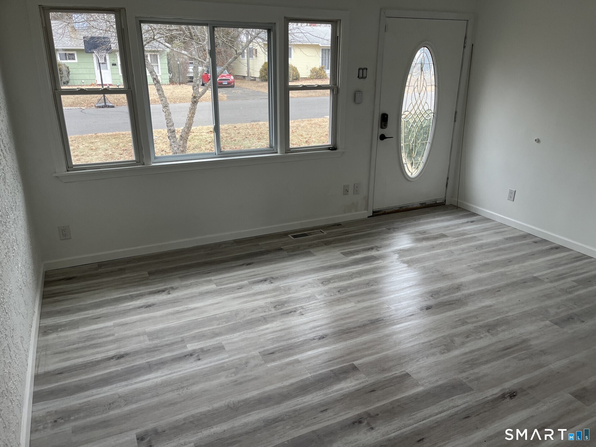 31 Hardwood Road Plainville, CT 06062 - Photo 8 of 9