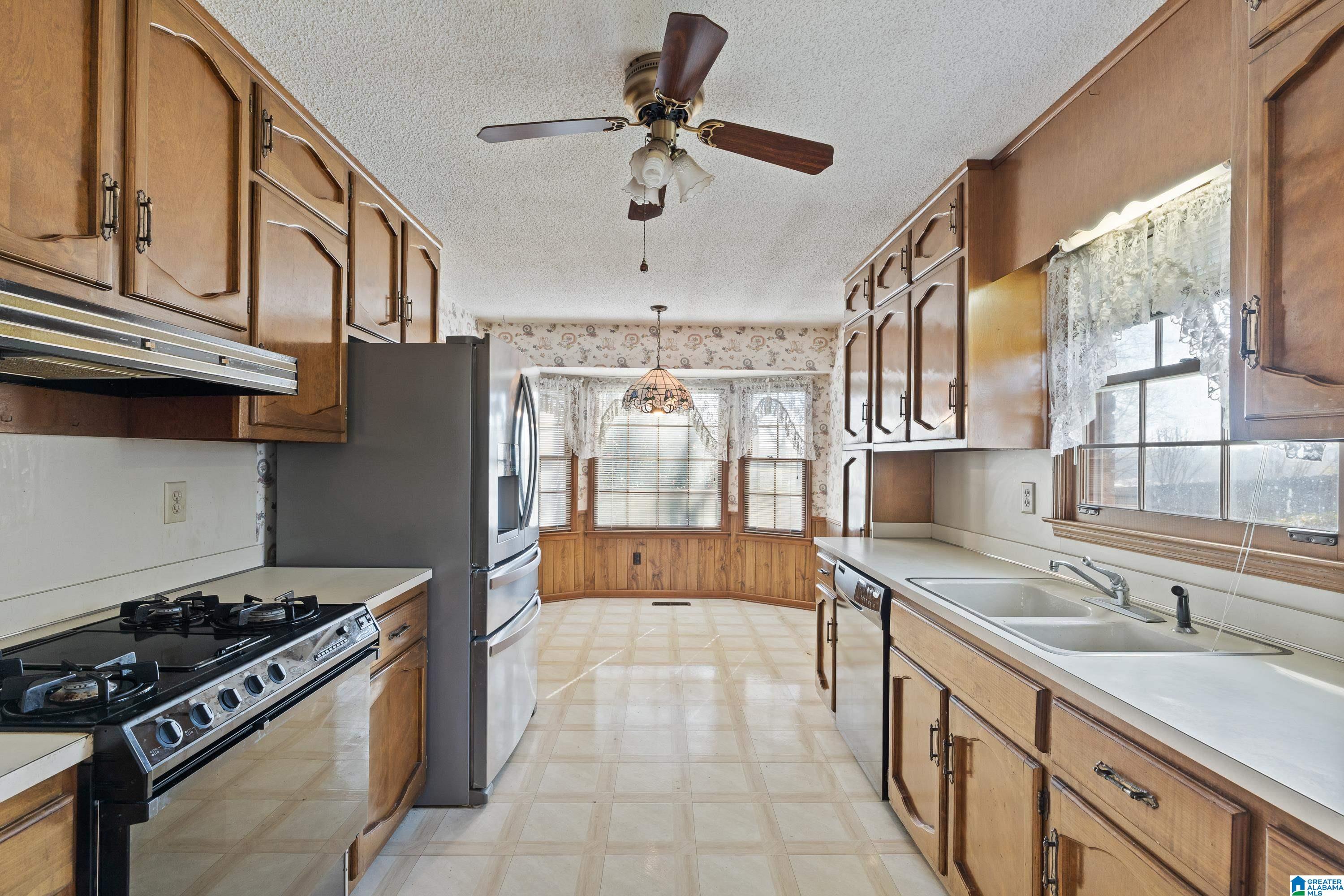 111 Woodward Road Trussville, AL 35173 - Photo 6 of 37