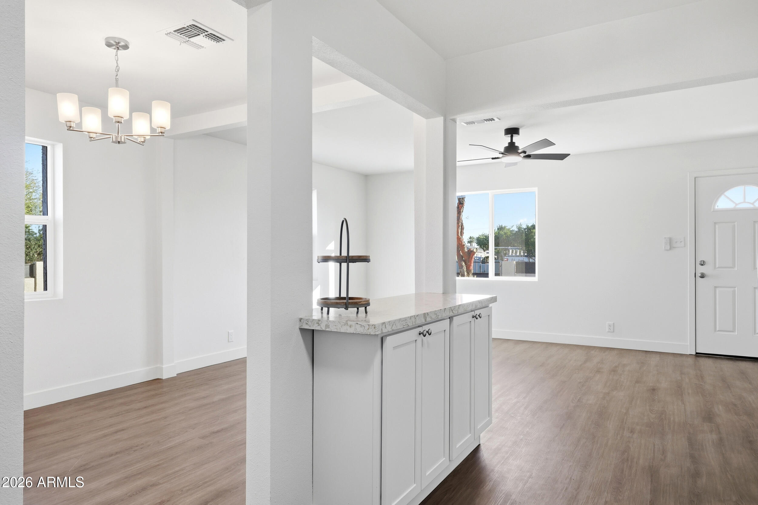 1748 East Monte Vista Road Phoenix, AZ 85006 - Photo 11 of 34 img_18