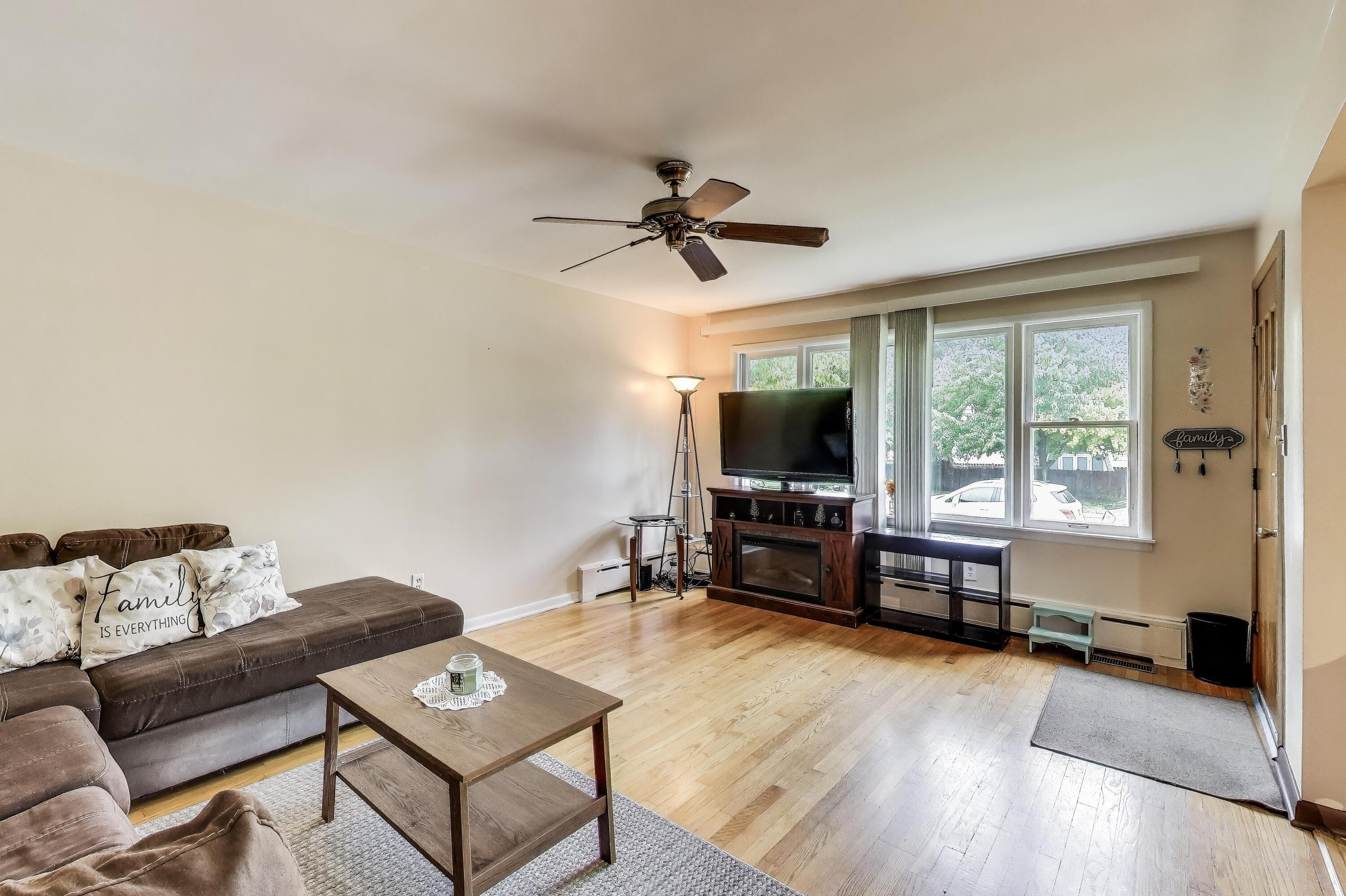 2036 Atchison Avenue Whiting, IN 46394 - Photo 4 of 30 a living room with furniture and a flat screen tv