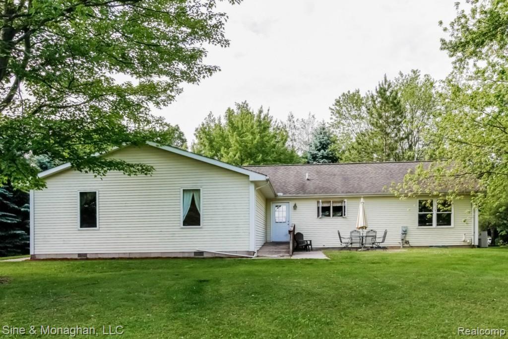 12552 Scott Road Davisburg, MI 48350 - Photo 37 of 48 042-Rear_View-1816437-medium.jpg