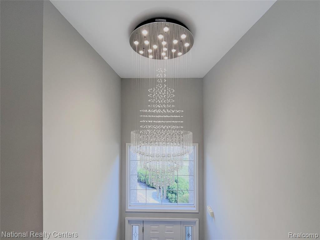 2056 Somerville Road Rochester Hills, MI 48307 - Photo 4 of 84