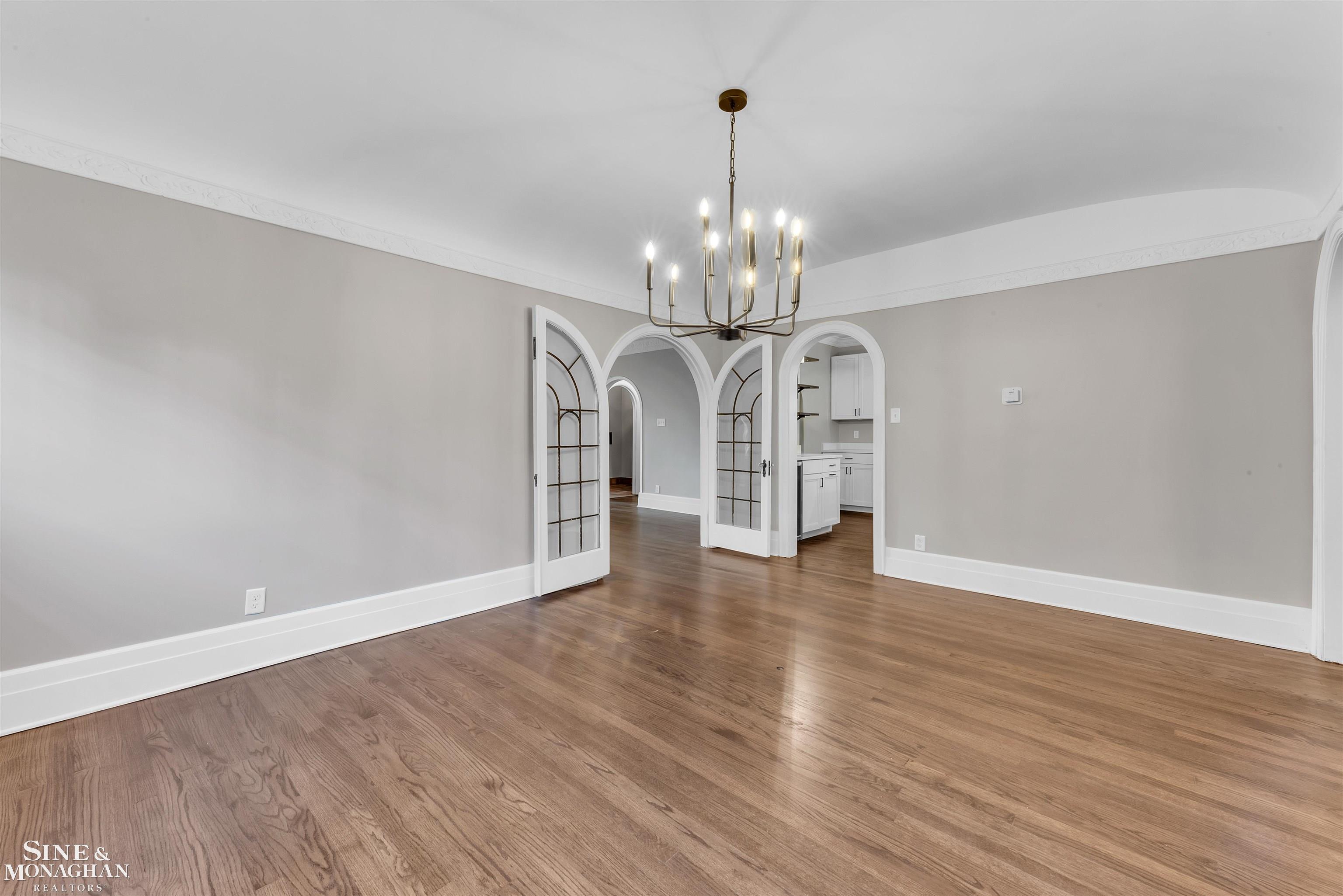 908 Trombley Road Grosse Pointe, MI 48230 - Photo 9 of 59 50133174-5DE9586B-1042-4A67-A89E-65D8906C25D8.JPG