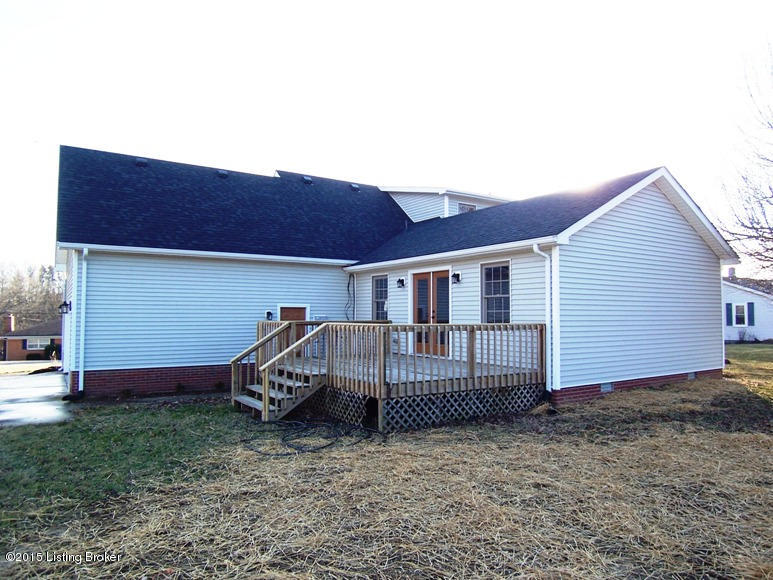 420 Stonehouse Road Bardstown, KY 40004 - Photo 15 of 17 Deck