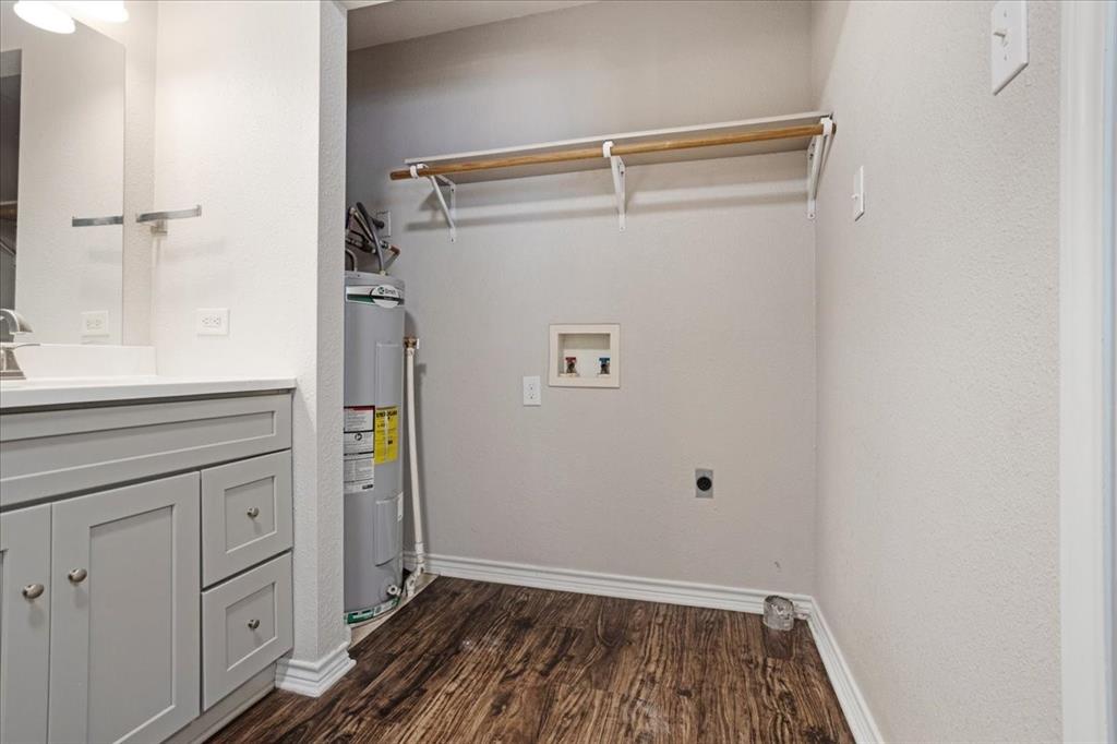 106 Cardinal Lane Pottsboro, TX 75076 - Photo 17 of 29 a view of walk in closet with empty racks
