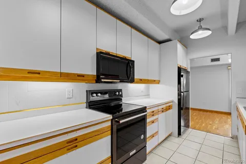 $265,000 | 7877 East Mississippi Avenue, Unit 402, Denver, CO 80247