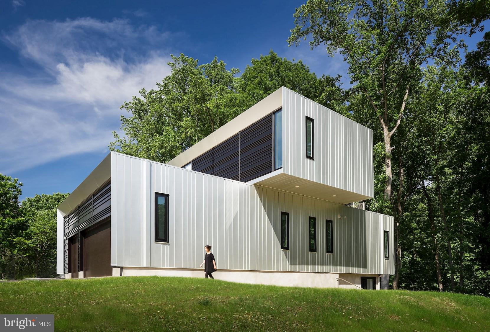 8725 Brook Road McLean, VA 22102 - Photo 23 of 23 Sideview