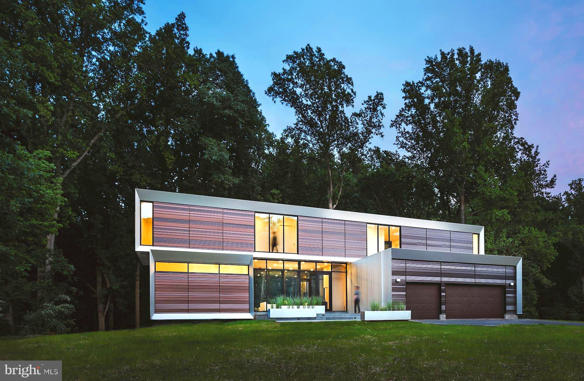 8725 Brook Road McLean, VA 22102 - Photo 3 of 23 Frontview